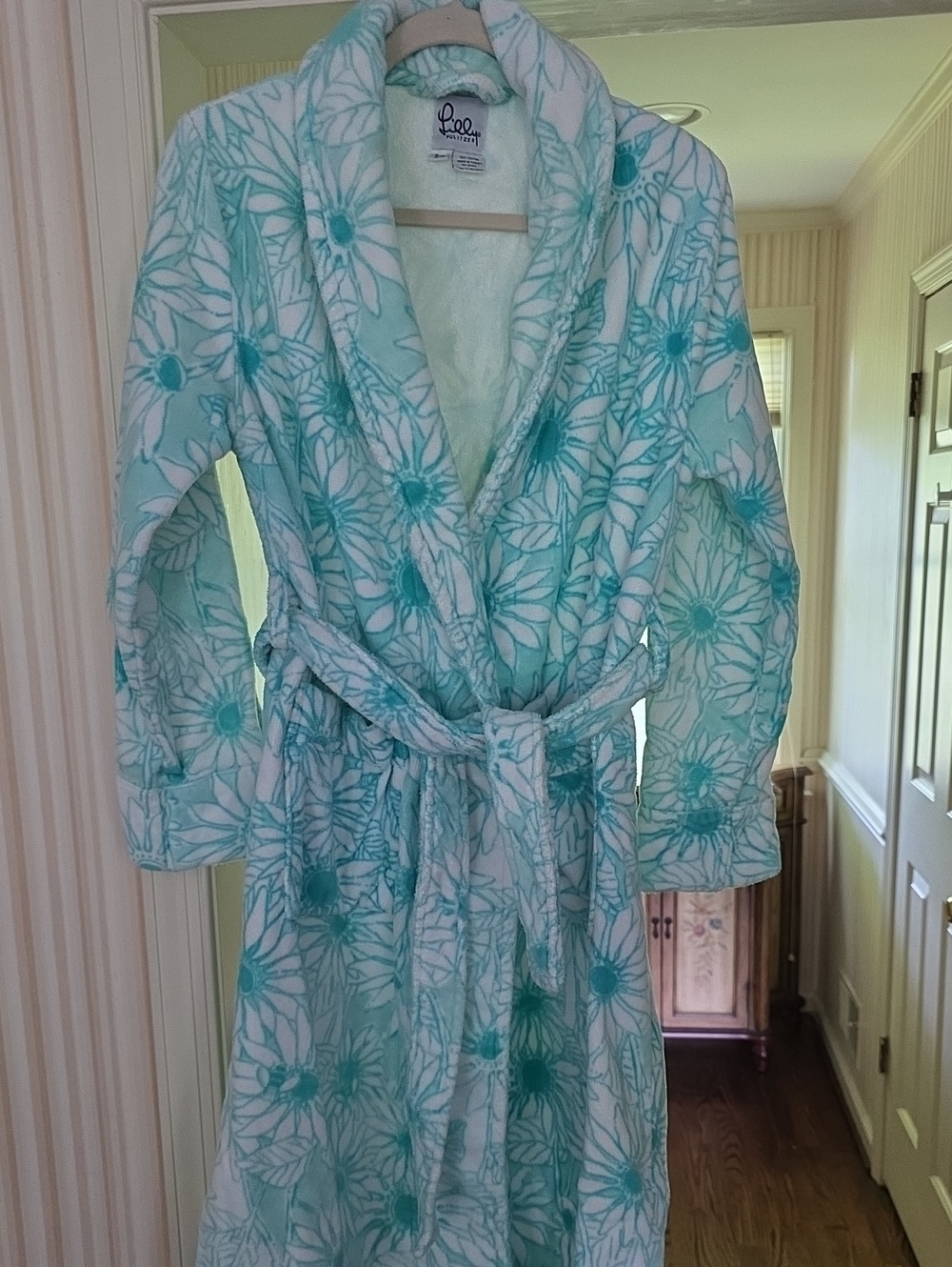Lilly Pulitzer Towel-Like Robe Size S/M